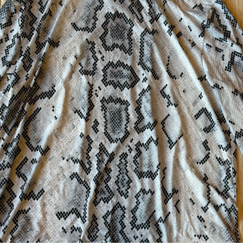 SUNSENSE by JAMIE SADOCK Ultralight Gray Black Snakeskin Print Sz XL Longsleeve - Picture 13 of 13